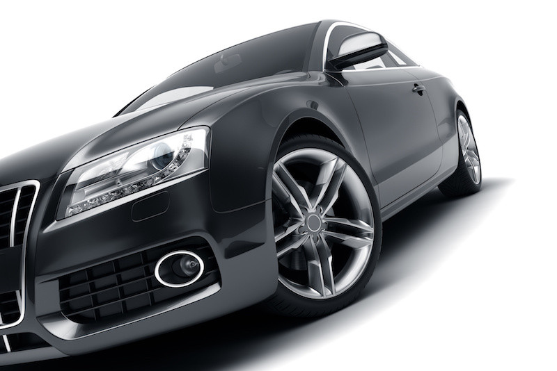 正面から見た黒い車